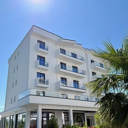 Imperial Hotel 4*